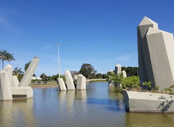 brazil/planalto-central/landmark/praca-dos-cristais