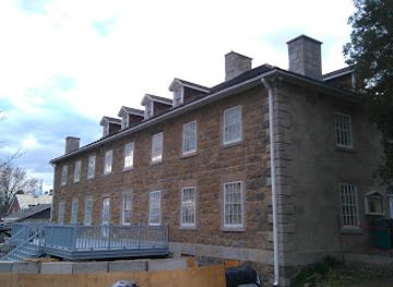 canada/laurentides/landmark/lieu-historique-national-de-la-caserne-de-carillon
