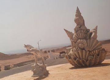 egypt/sharm-el-sheikh/landmark/midan-al-taman-dolphins