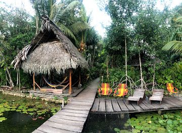 guatemala/rio-dulce/landmark/hotelito-perdido