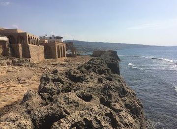 lebanon/jbeil/landmark/phoenician-wall