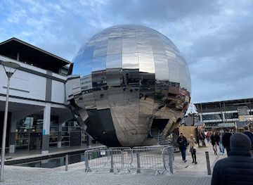 united-kingdom/bristol/harbourside/landmark/millennium-square