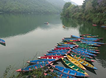 nepal/pokhara/landmark/team-5-nepal-paragliding