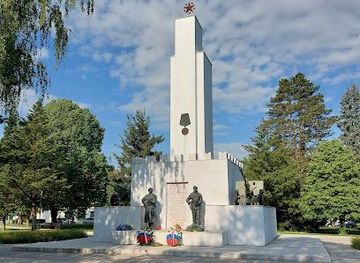 slovenia/ptuj/landmark/spomenik-zmage