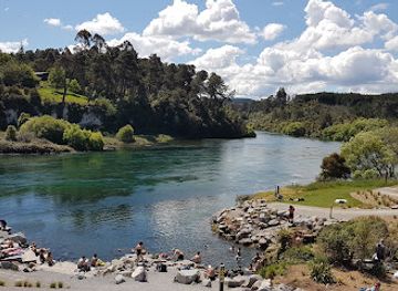 new-zealand/taupo/landmark/otumuheke-stream-spa-park-hot-pools