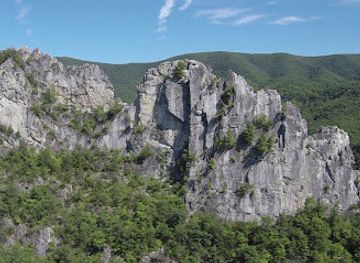 west-virginia/seneca-rocks/landmark/seneca-rocks-mountain-guides