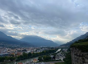 italy/trentino/landmark/monumento-alle-aquile