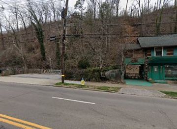 tennessee/gatlinburg/landmark/tsali-monument