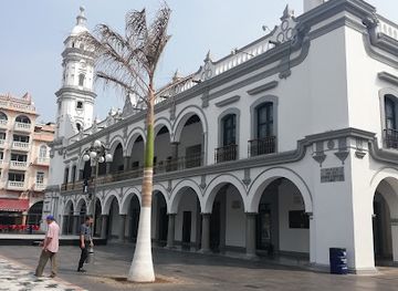 mexico/veracruz/landmark/conjunto-escultorico-del-centenario-de-la-construccion-del-puerto-de-veracruz