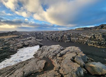 iceland/reykjanes-peninsula/landmark/bridge-between-continents