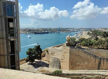 malta/valletta/landmark/colour-my-travel-malta-walking-tours