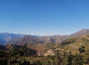 peru/apurimac/landmark/plaza-centro-poblado-de-umaca