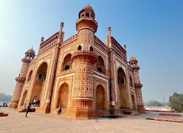 india/northern-plains/landmark/safdarjung-tomb