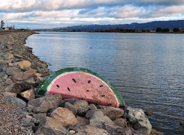 california/oakland/landmark/watermelon-rock