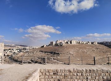 jordan/burial-mounds/landmark/kerak-castle