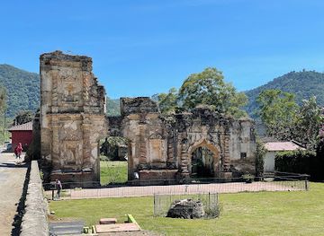 guatemala/antigua-guatemala/landmark/ruinas-de-la-iglesia-de-la-candelaria