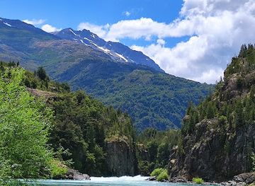 chile/futaleufu/landmark/carpintero-negro-aventuras
