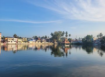 india/trivandrum/landmark/sreevaraham-temple-pond