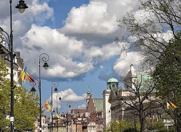 poland/warsaw/landmark/krakowskie-przedmiescie