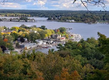michigan/saugatuck/landmark/mount-baldhead-park
