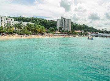 jamaica/east-end/landmark/doctor-s-cave-bathing-club