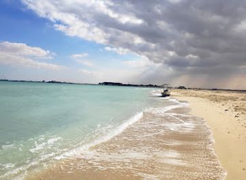 qatar/fuwairit-beach/landmark/azerbaijani-beach