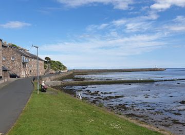 united-kingdom/northumberland-coast/landmark/berwick-upon-tweed-castle-and-ramparts