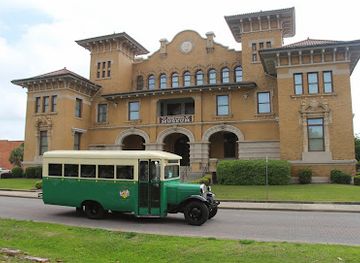 florida/pensacola/landmark/go-retro