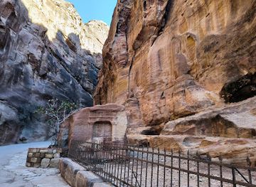 jordan/dana-village/landmark/petra