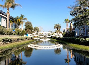 california/los-angeles/landmark/venice-canals
