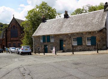 united-kingdom/renfrewshire/landmark/weaver-s-cottage