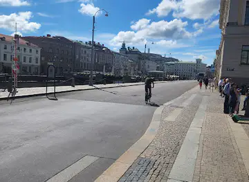 Avenue Parade Street