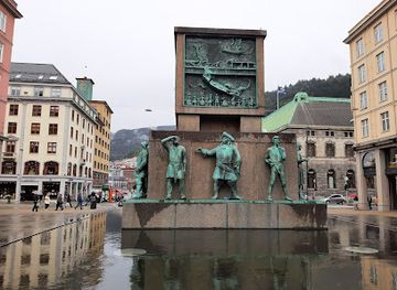 norway/bergen/nygardshoyden/landmark/sailor-s-monument