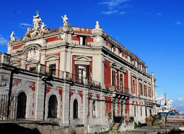 italy/naples/landmark/palazzo-dell-immacolatella