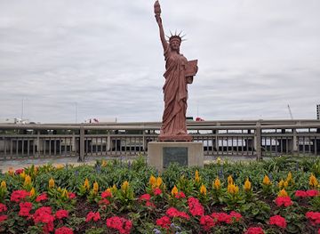 iowa/cedar-rapids/landmark/51-1st-avenue-bridge-veterans-memorial-building
