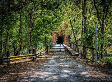illinois/illinois-ozarks/landmark/crystal-city-underground