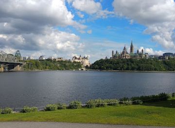 canada/ottawa/landmark/royal-canadian-navy-monument