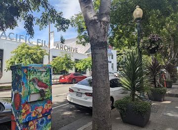 california/berkeley/downtown-berkeley/landmark/berkeley-art-museum-and-pacific-film-archive