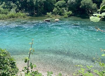 bosnia-and-herzegovina/mostar/landmark/beach-in-mostar-under-the-mosque