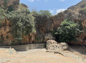 oman/dhofar-region/landmark/ain-garziz