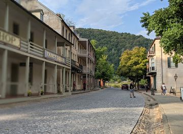 west-virginia/harper-s-ferry/landmark/a-place-in-time-museum