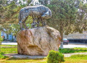 tajikistan/khujand/landmark/kapitoliyskaya-volchitsa