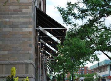 illinois/arlington-heights/landmark/coco-blu