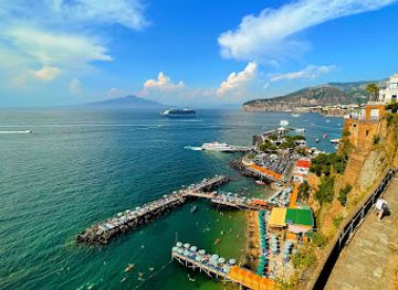 italy/sorrento/landmark/lift-to-sorrento-marina