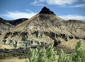 oregon/harney-basin/landmark/john-day-fossil-beds-national-monument-sheep-rock-unit