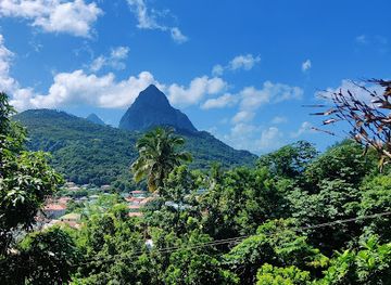 saint-lucia/soufriere/landmark/gracious-movement