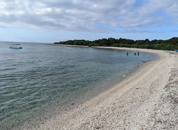 comoros/mamoudzou-beach/landmark/plage-gountsini