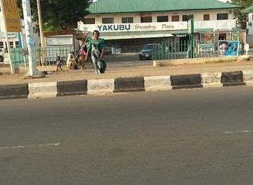 nigeria/yola/landmark/yakubu-shopping-plaza