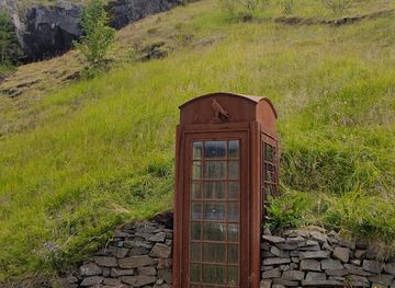 iceland/seydisfjordur/landmark/sculpture-of-telephone-booth