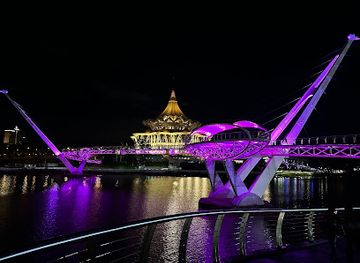 malaysia/kuching/landmark/darul-hana-bridge